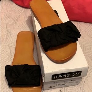 Size 9 black sandals